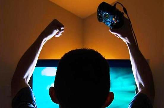 Pecandu Game Ditemukan Tewas di Depan Komputernya